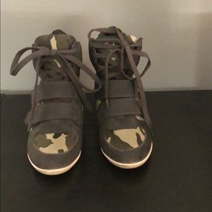 Aeropostal Camo Wedge shoes